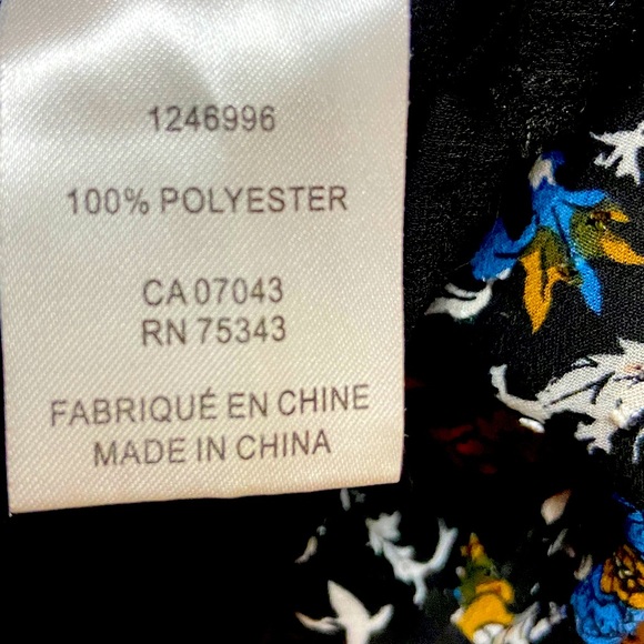 Gorgeous Joie black background floral blouse size XS Excellent Condition! - Picture 4 of 7